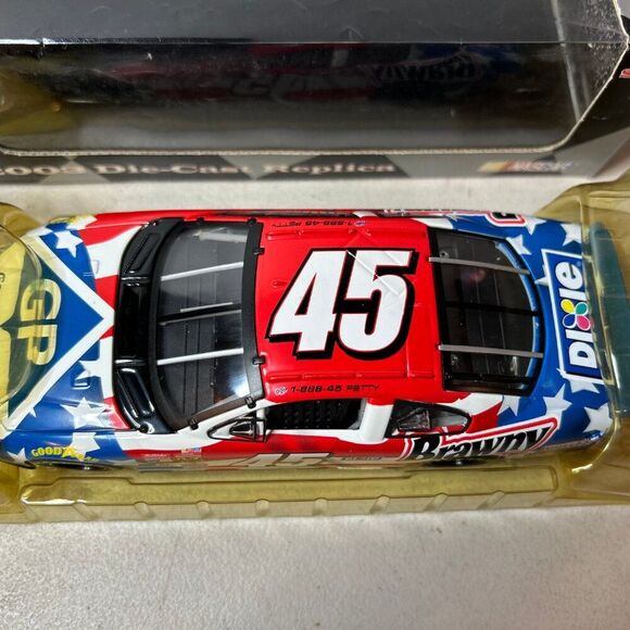 Kyle Petty #45 Georgia Pacific Brawny Die Cast 1:24 Scale Car NASCAR 2003 Dodge - Picture 4 of 12